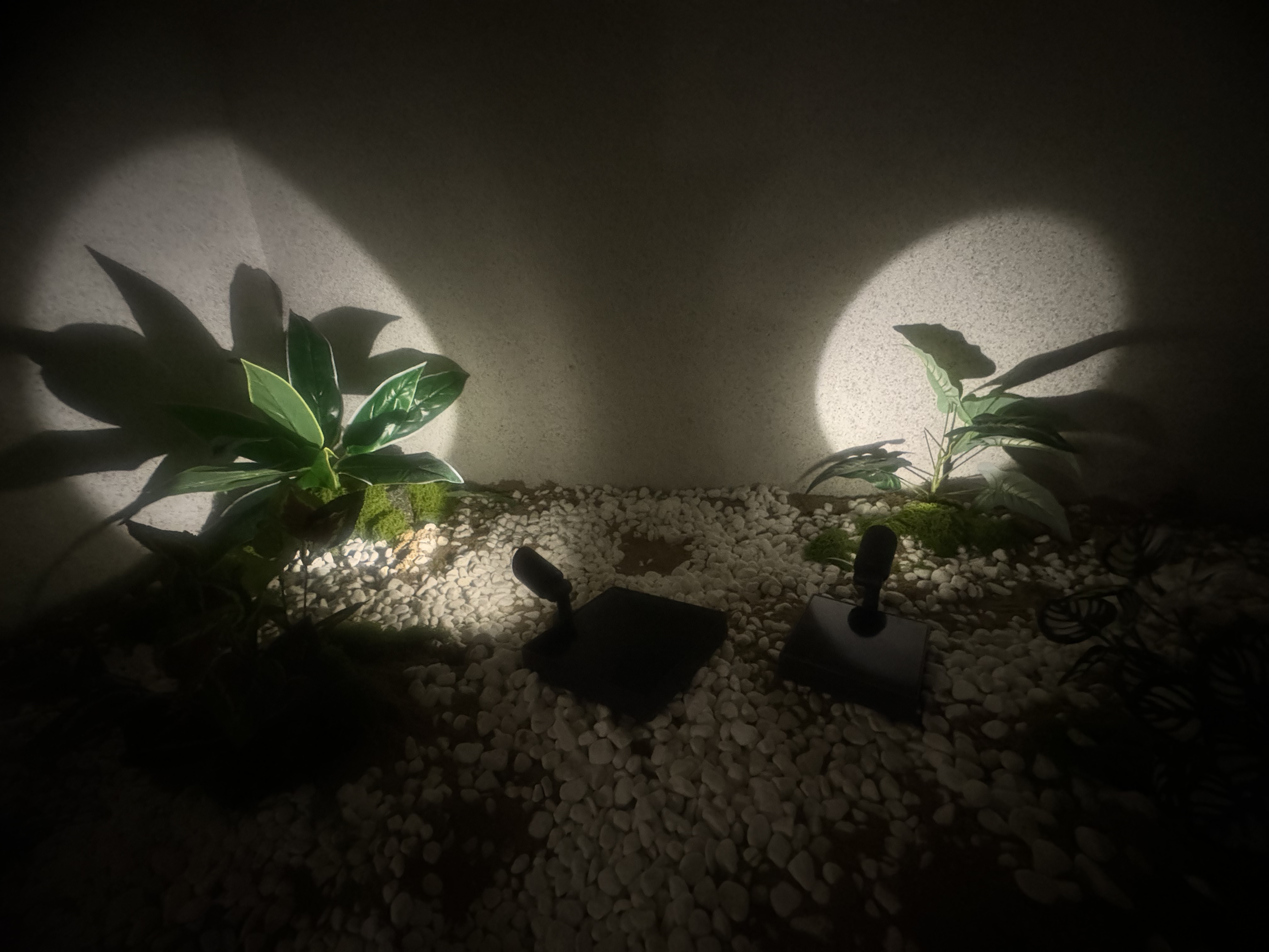 What Makes The Solar Spot Light for Tree Unique