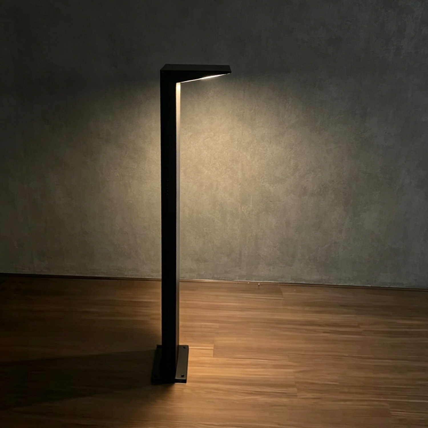 SunRayze | Hybrid 220V Solar Garden Light