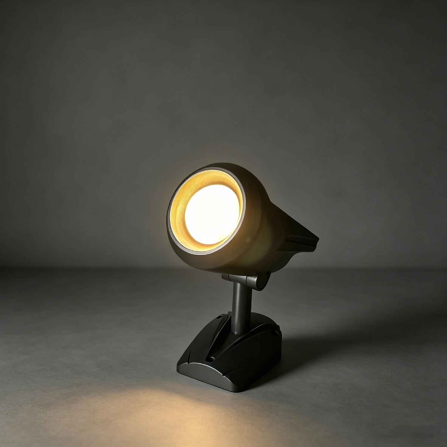 high lumen solar garden light