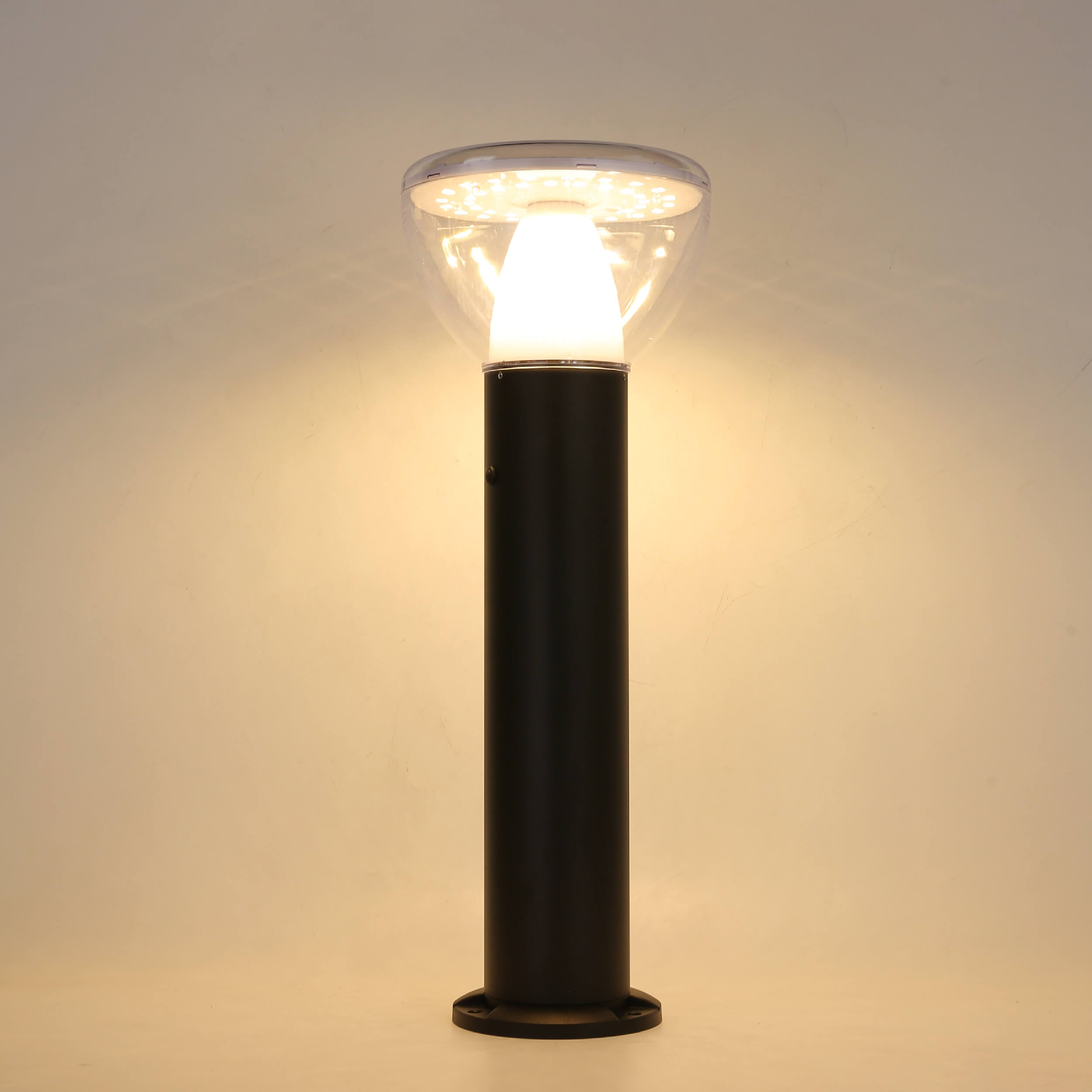 3000K solar bollard light