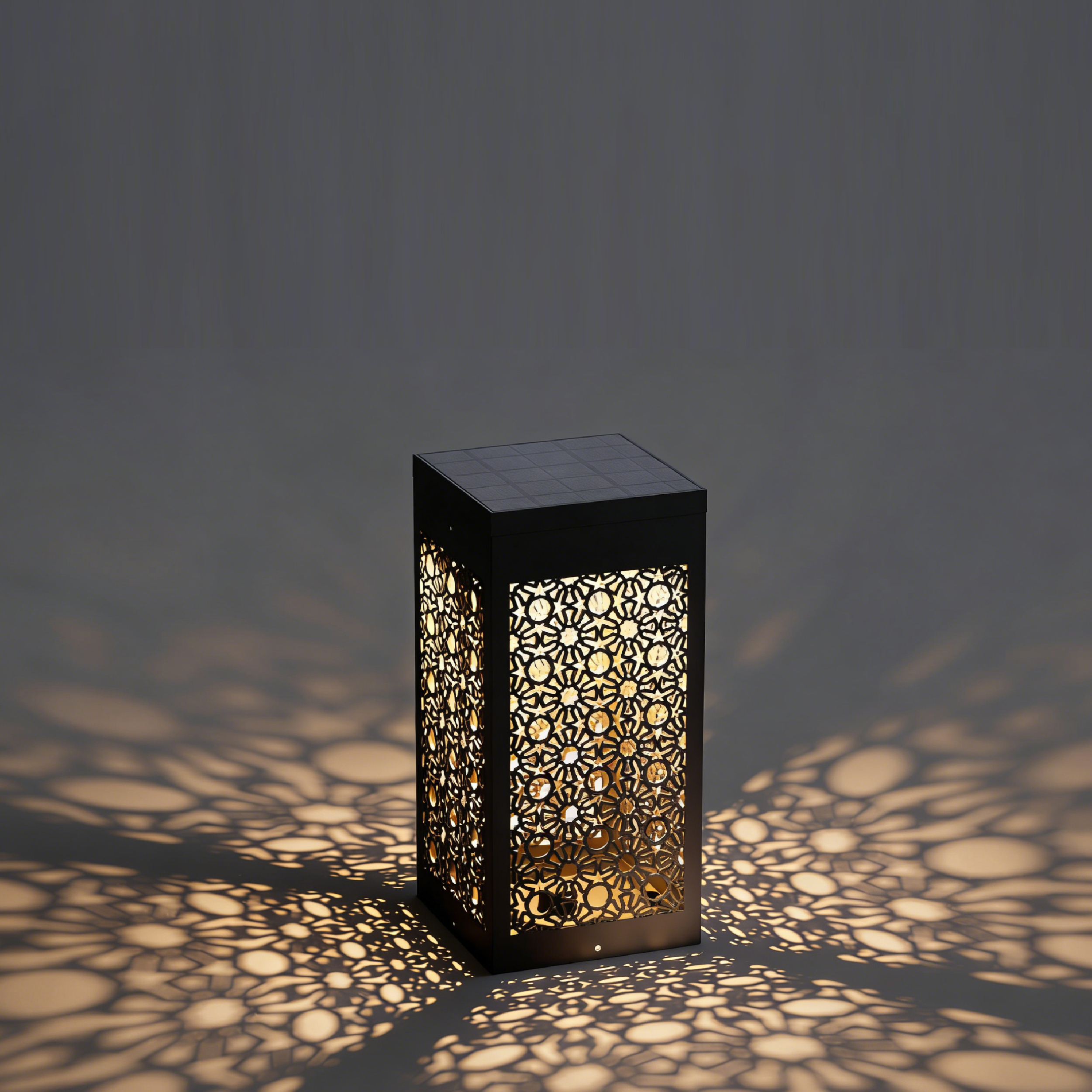 LUMIX-04 Modern Outdoor Post 