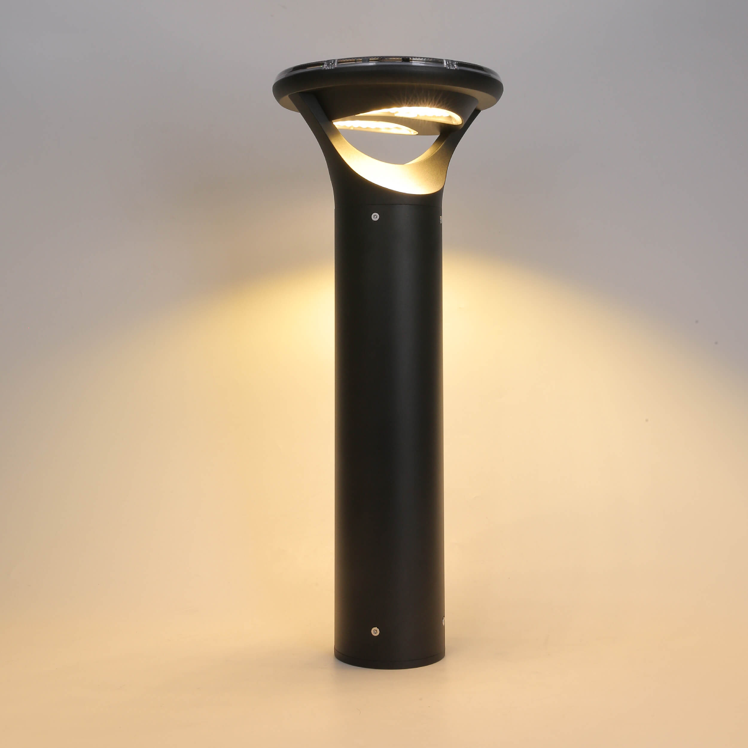 warm white color solar bollard light