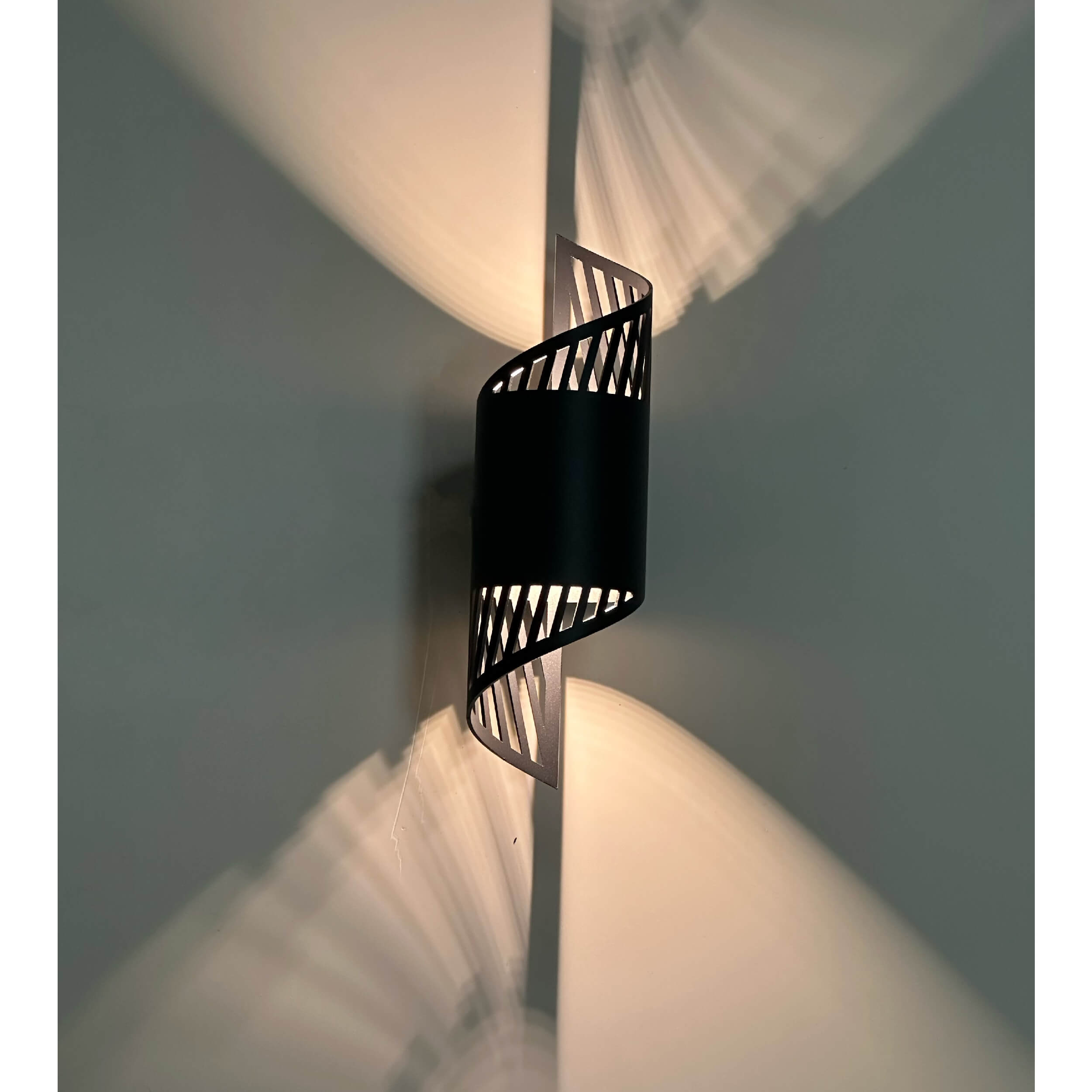 black aluminum led wall light